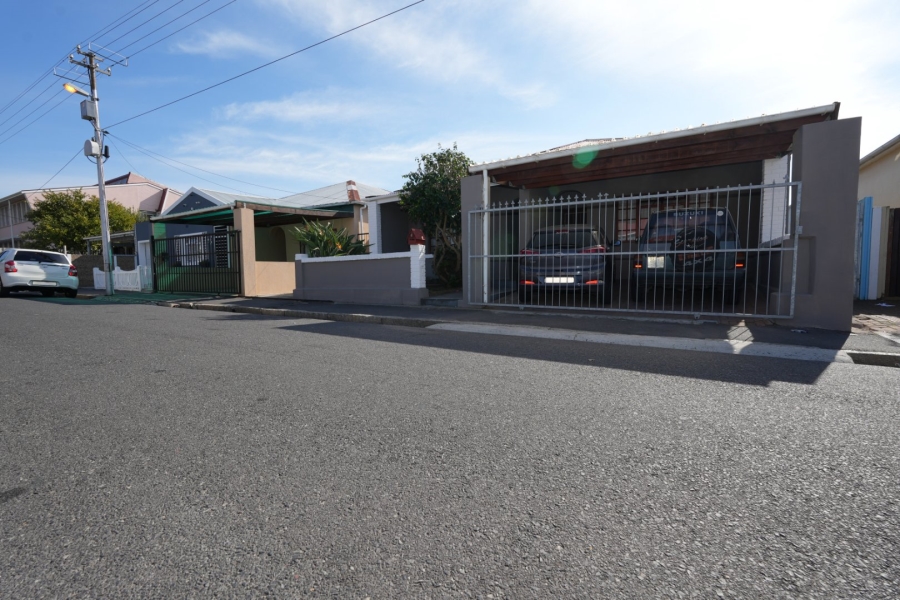 4 Bedroom Property for Sale in Wynberg Western Cape
